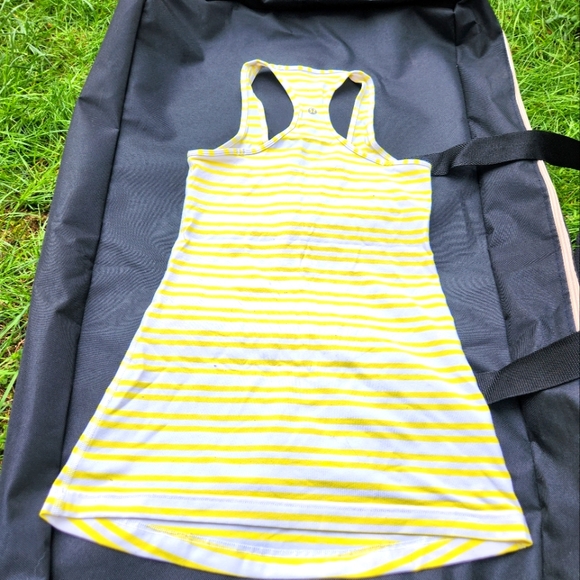 Yellow stripped tank size 6 - Picture 1 of 2